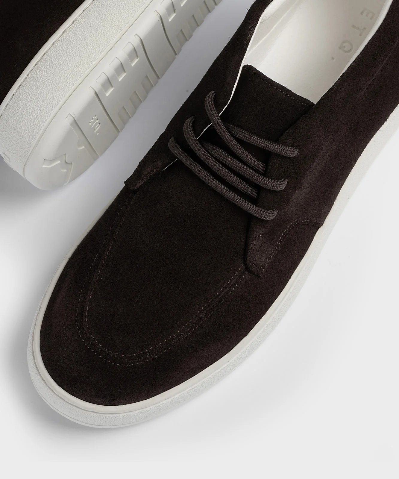 DB 01 Suede Chocolate - Image 4