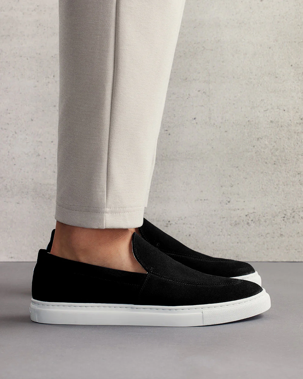 LS 02 Suede Jet Black - Image 3
