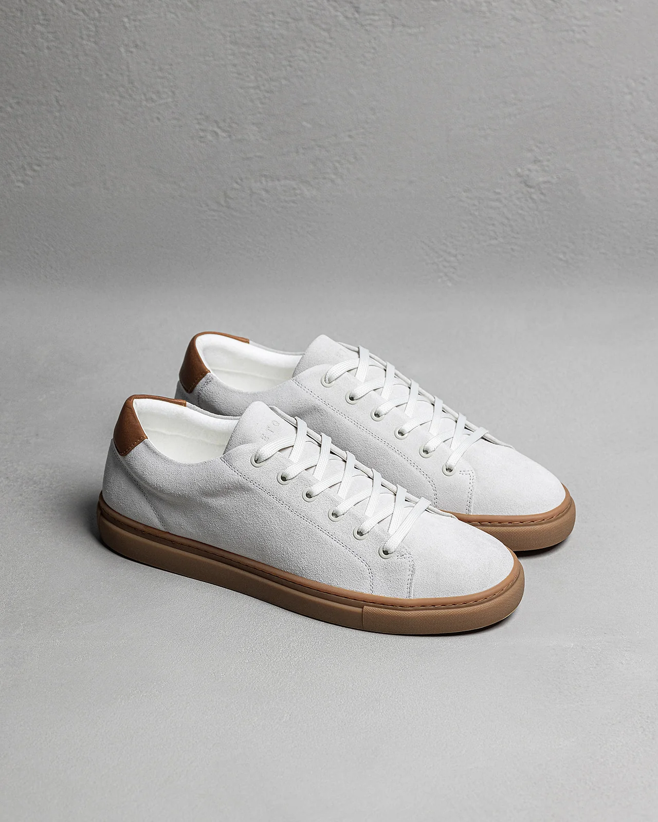 LT 01 Court Lite Gum Suede Cement Grey - Image 3