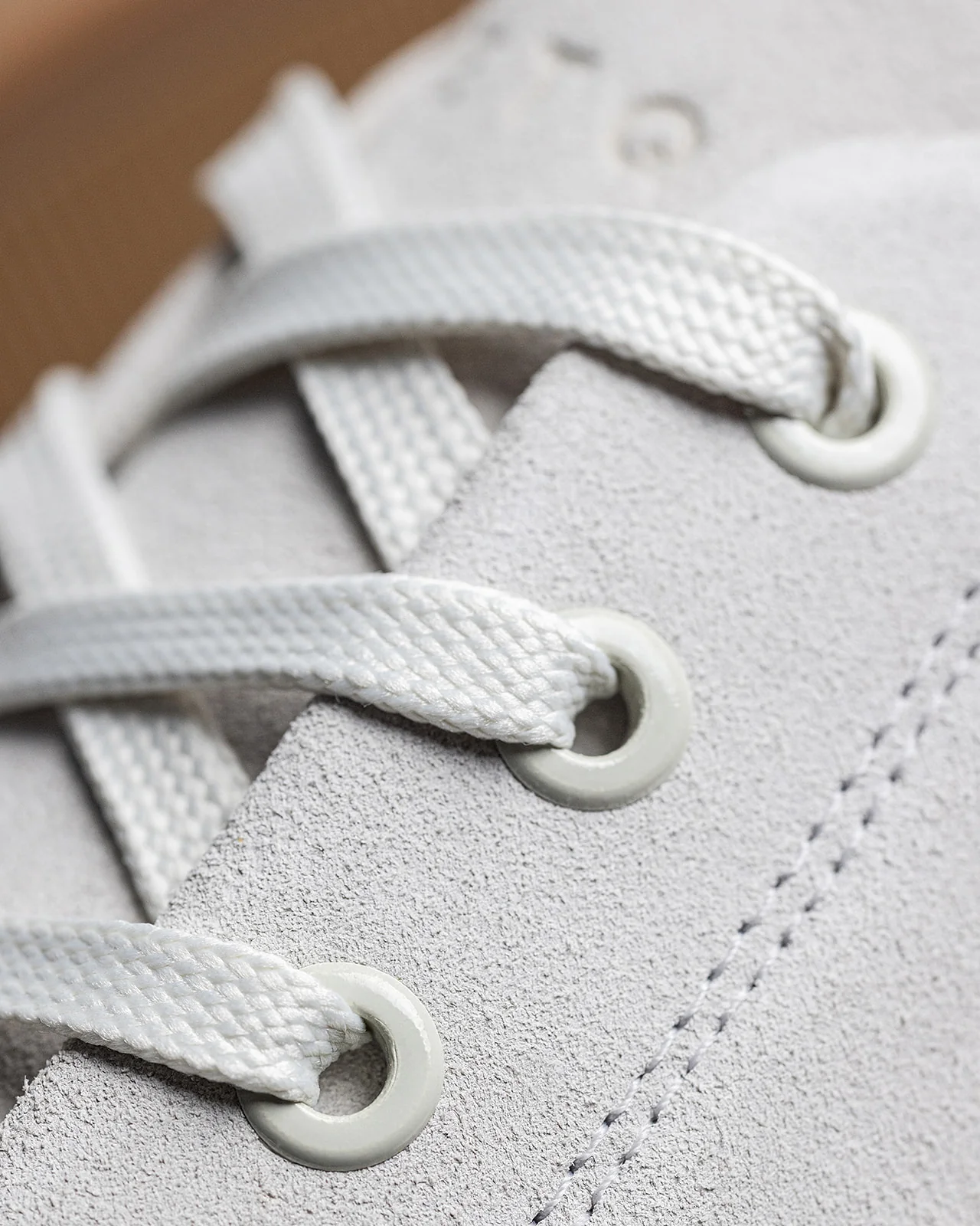 LT 01 Court Lite Gum Suede Cement Grey - Image 4