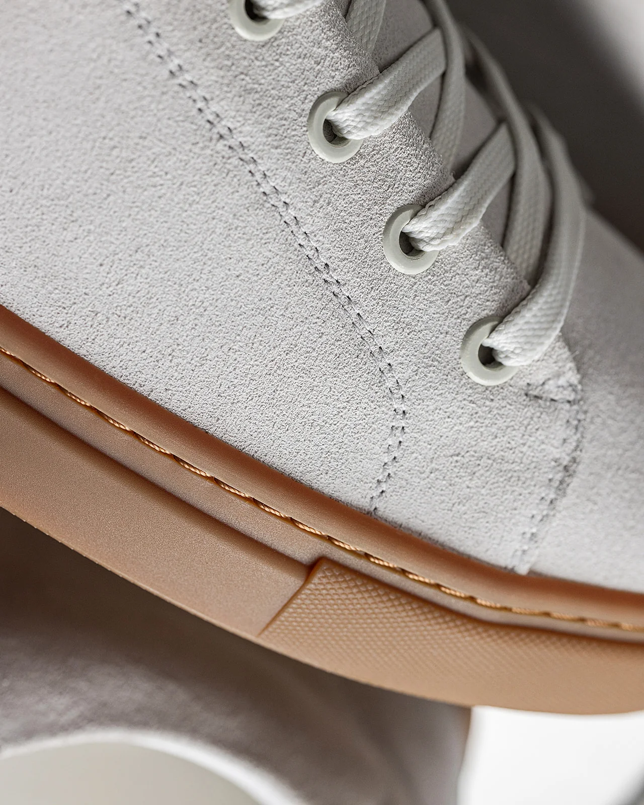 LT 01 Court Lite Gum Suede Cement Grey - Image 7