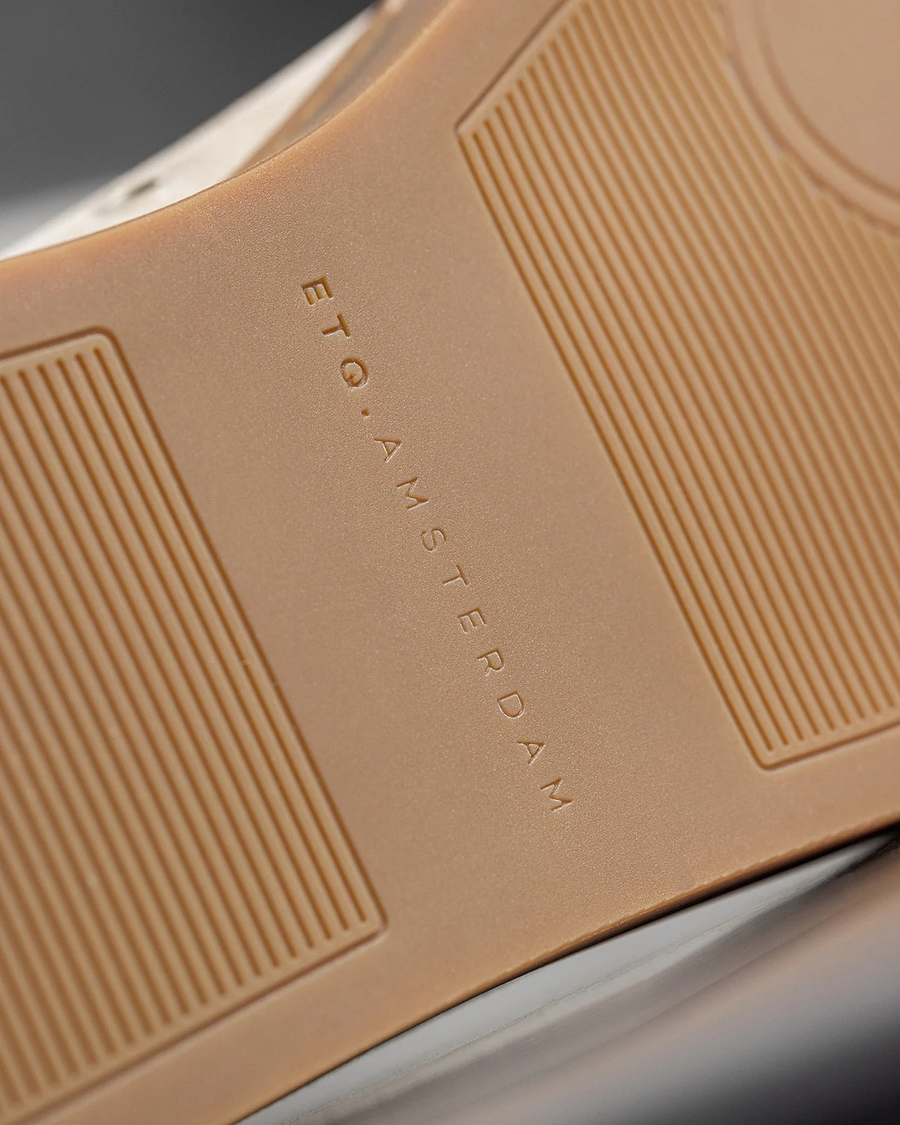 LT 01 Court Lite Gum Suede Sand - Image 18