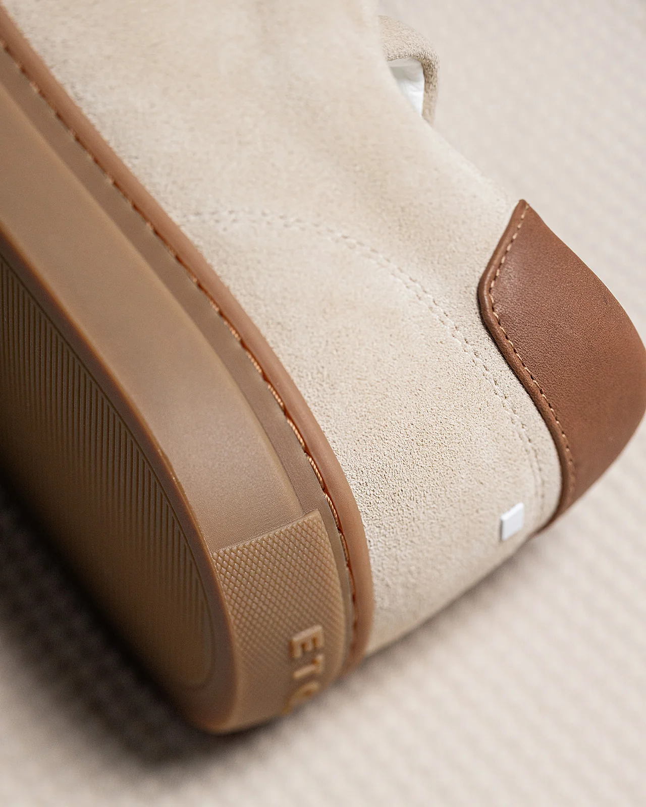LT 01 Court Lite Gum Suede Sand - Image 19