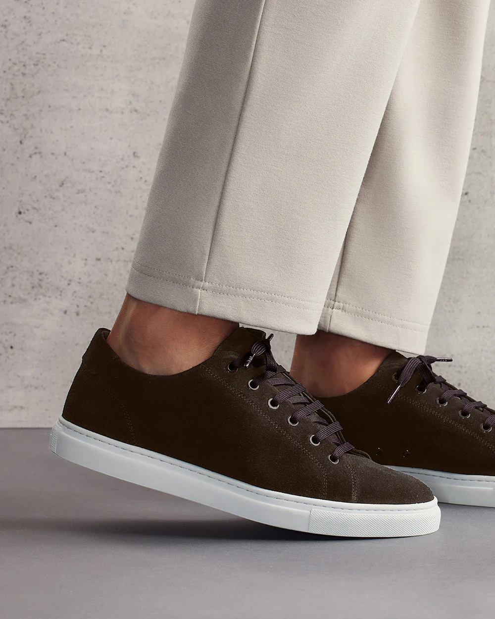 LT 01 Court Lite Suede Chocolate - Image 3