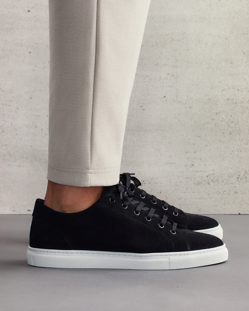 LT 01 Court Lite Suede Jet Black - Image 3