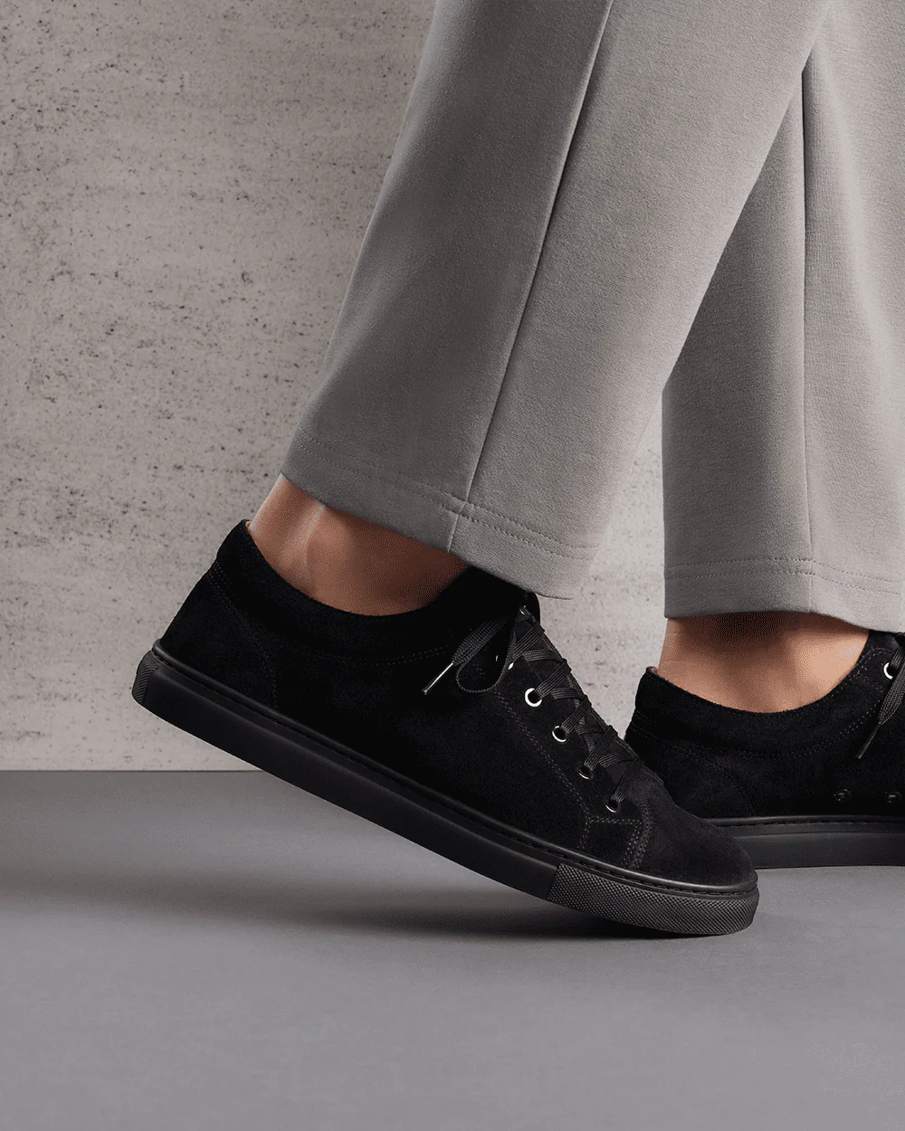 LT 01 Premium Suede Court All Black - Image 3