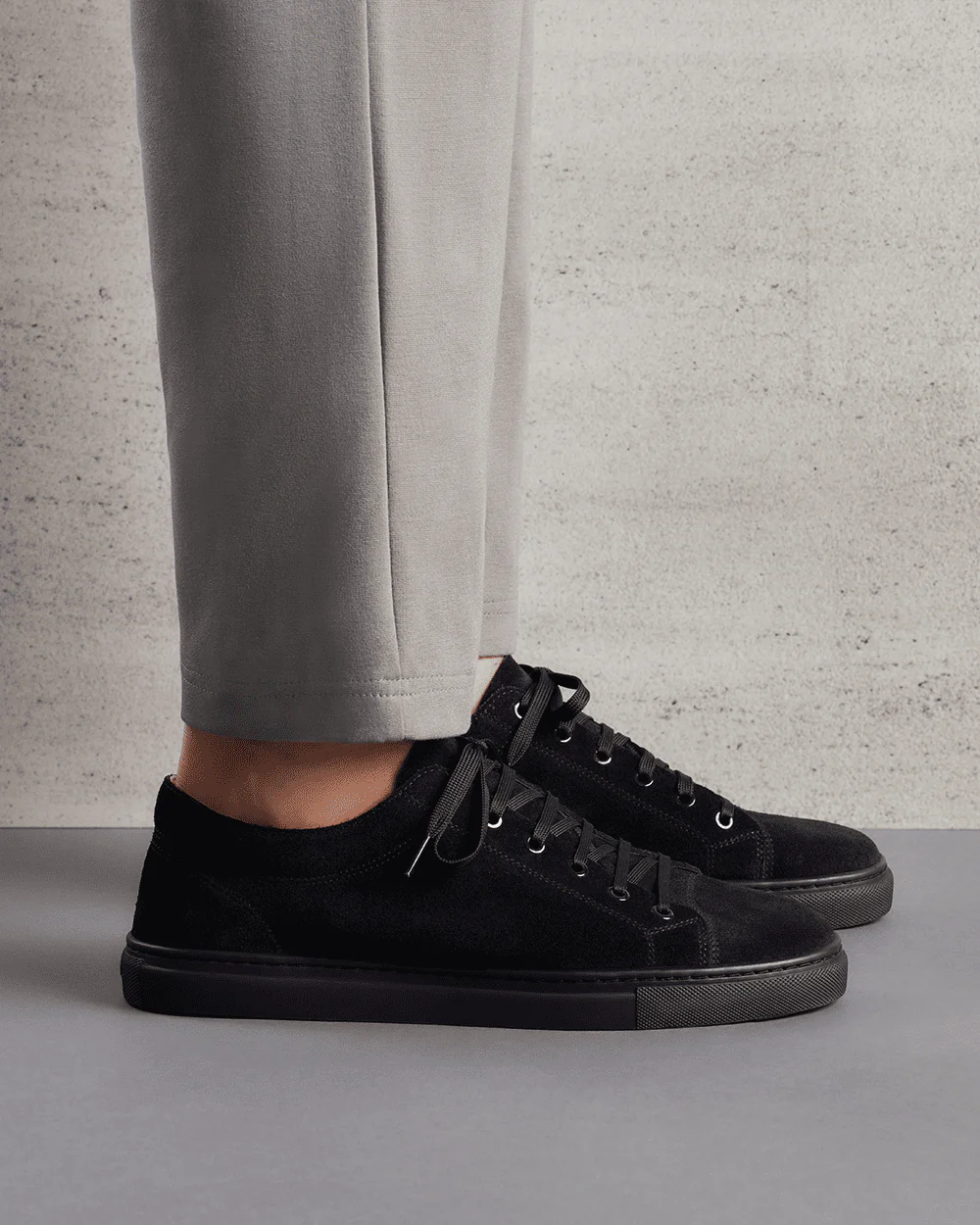 LT 01 Premium Suede Court All Black - Image 4