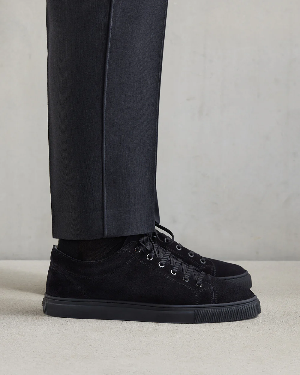 LT 01 Premium Suede Court All Black - Image 5