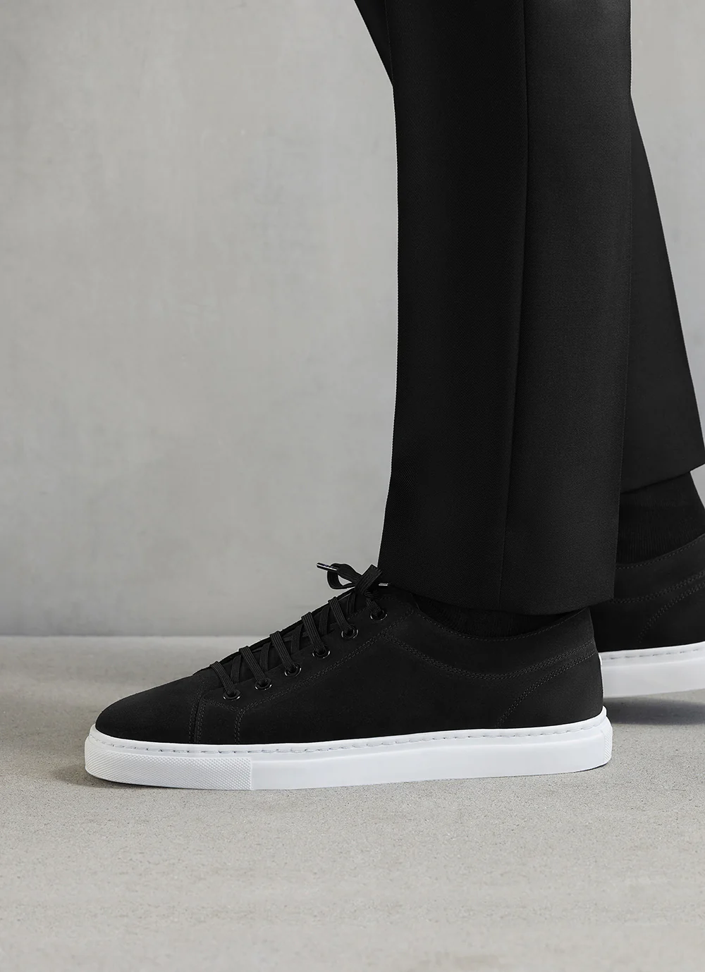 LT 01 Premium Suede Court Jet Black - Image 4
