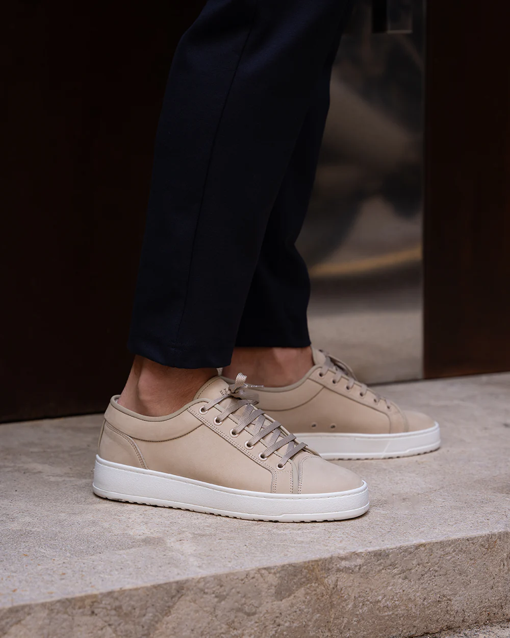 LT 01 Shades Nubuck Sand - Image 4