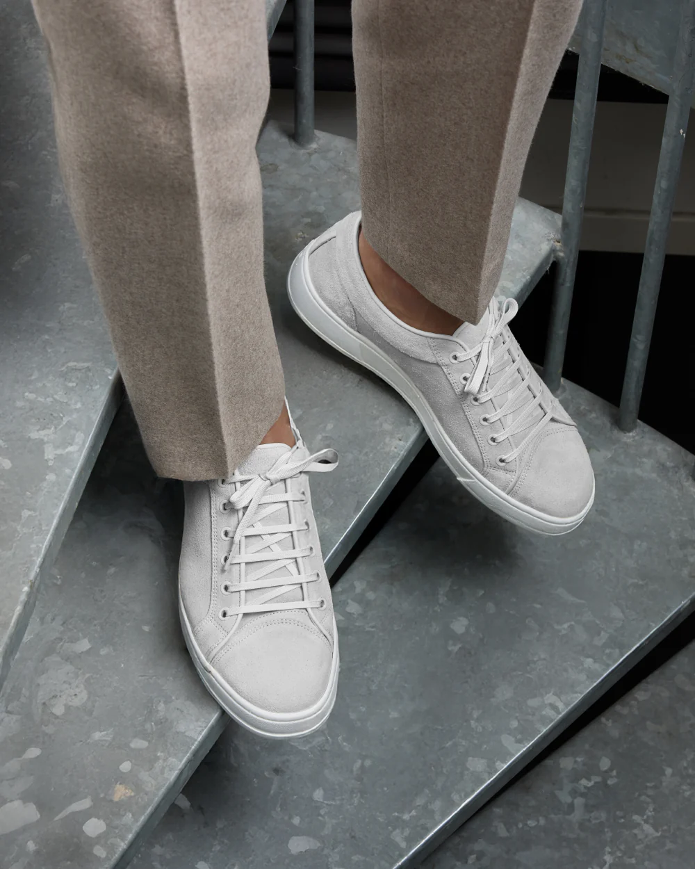 LT 01 Shades Suede Cement Grey - Image 3