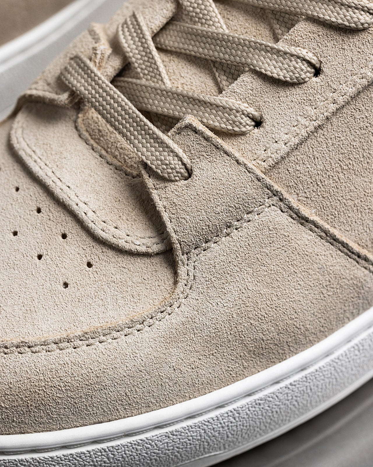 LT 03 Suede Sand - Image 11