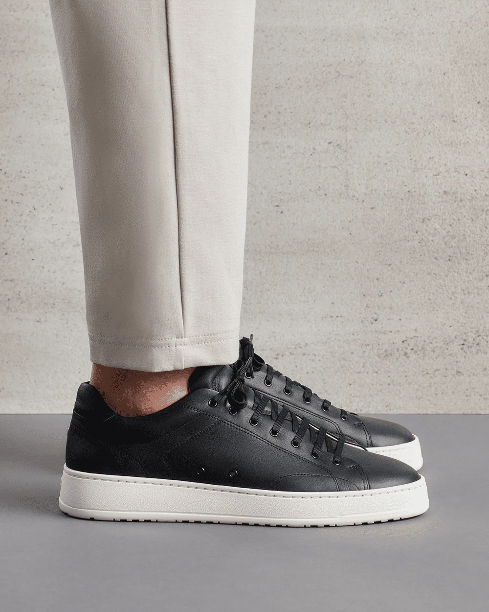 LT 04 Premium Nappa Jet Black - Image 3