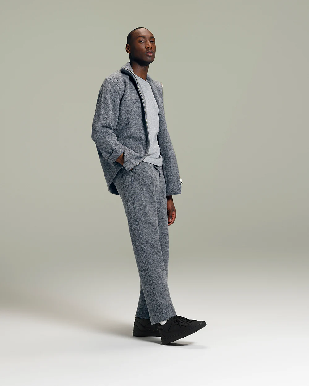 MT 02 Rugged All Black - Image 3