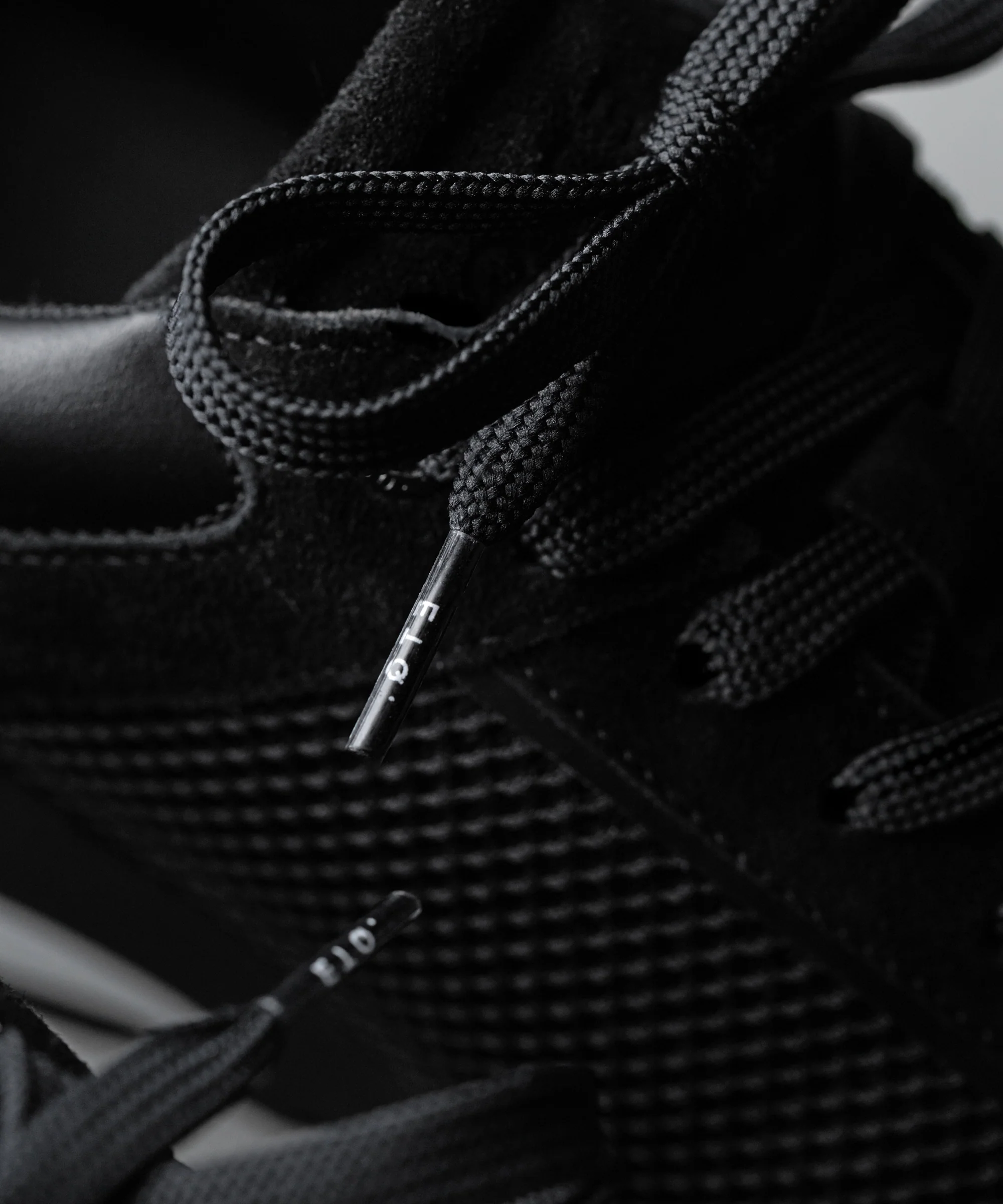 RS 03 Jet Black - Image 5