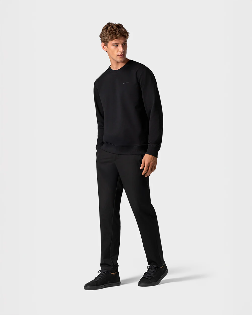 LT 01 Court Lite Nubuck All Black - Image 6