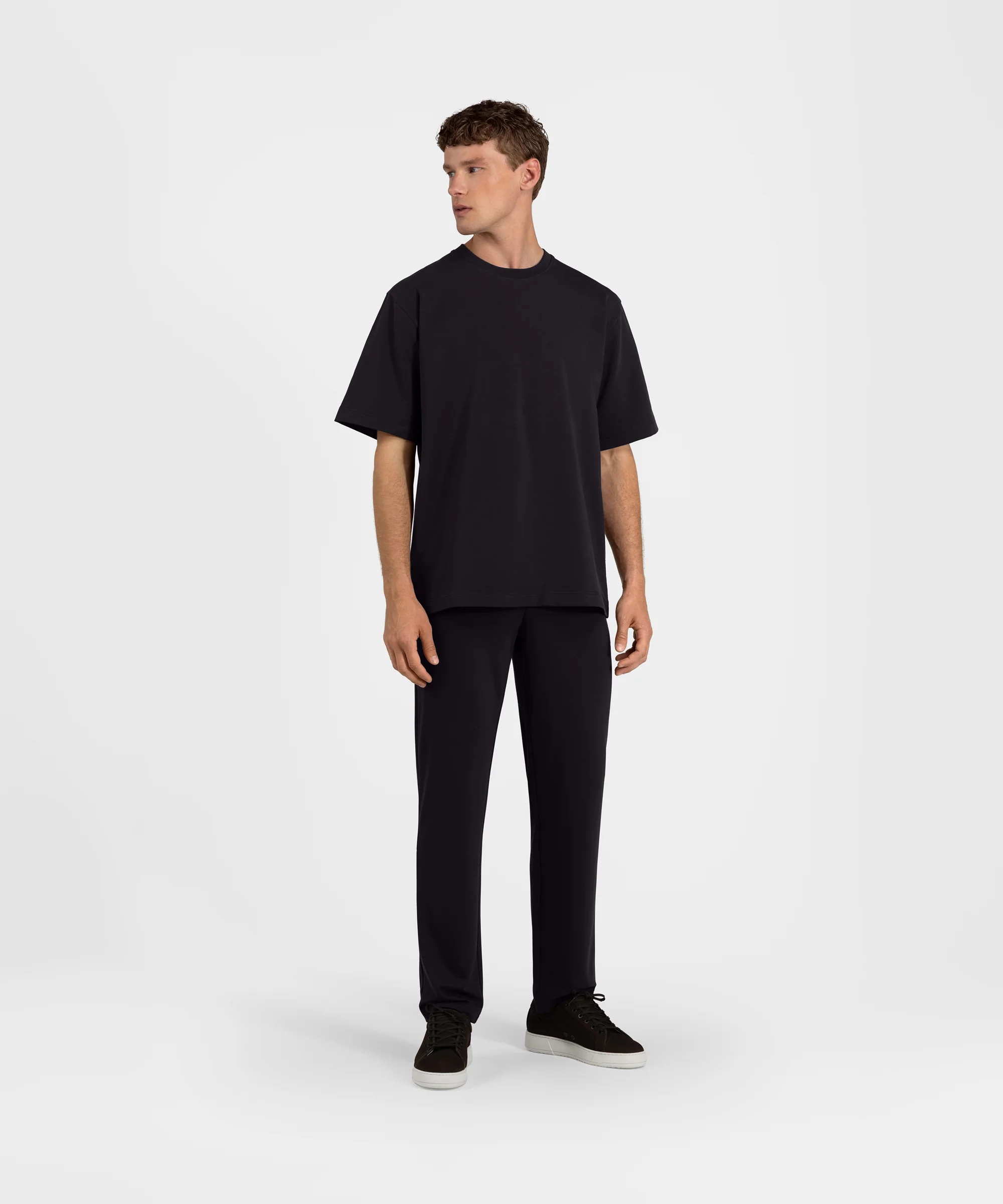 TP 01 Essence Straight Black 2.0 - Image 8