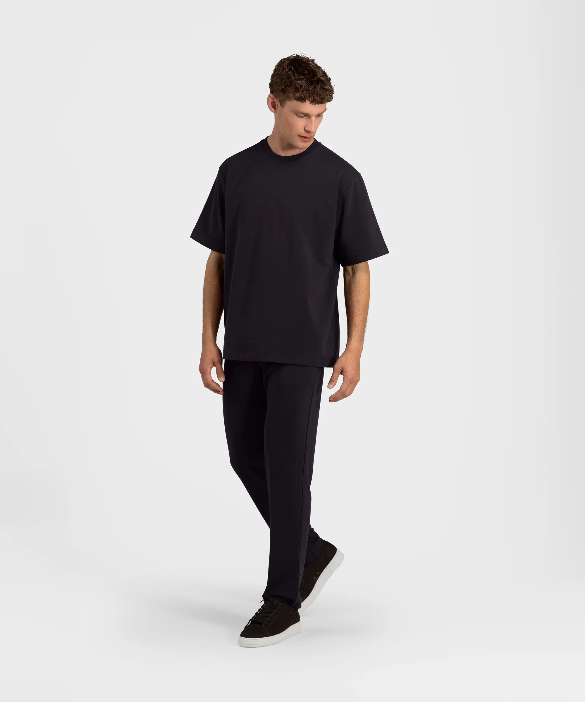 TP 01 Essence Straight Black 2.0 - Image 9