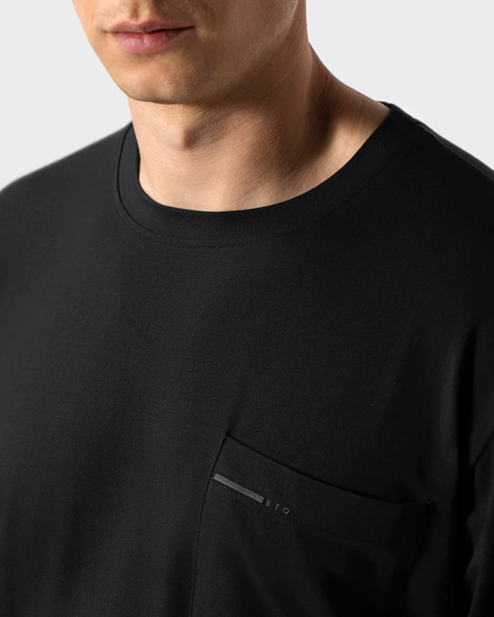 TS 01 Essence Oversized Pocket Lightweight Black - Image 4