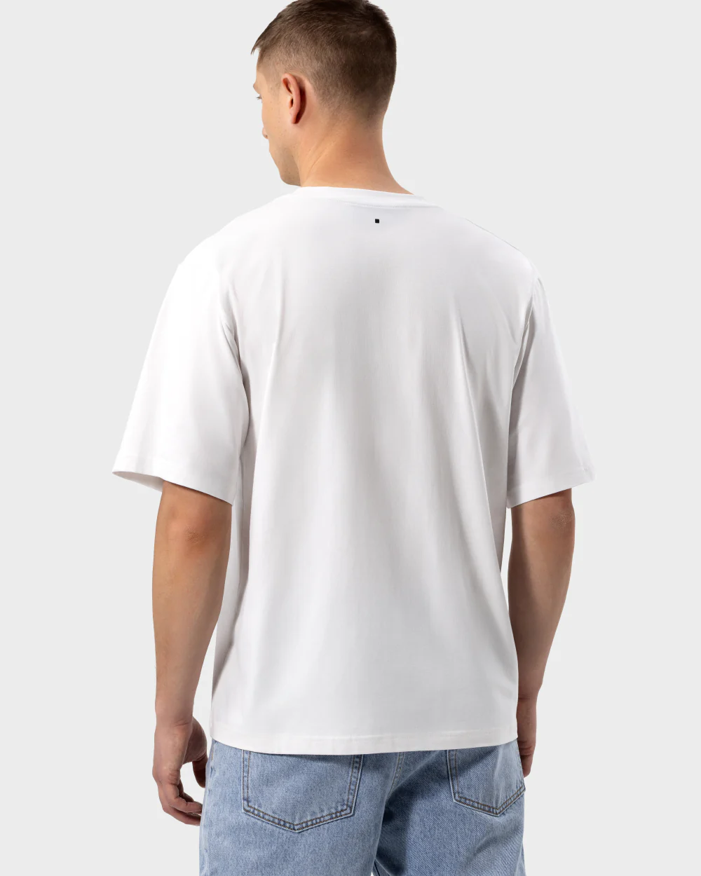 TS 01 Essence Oversized Lightweight White 2.0 - Image 3