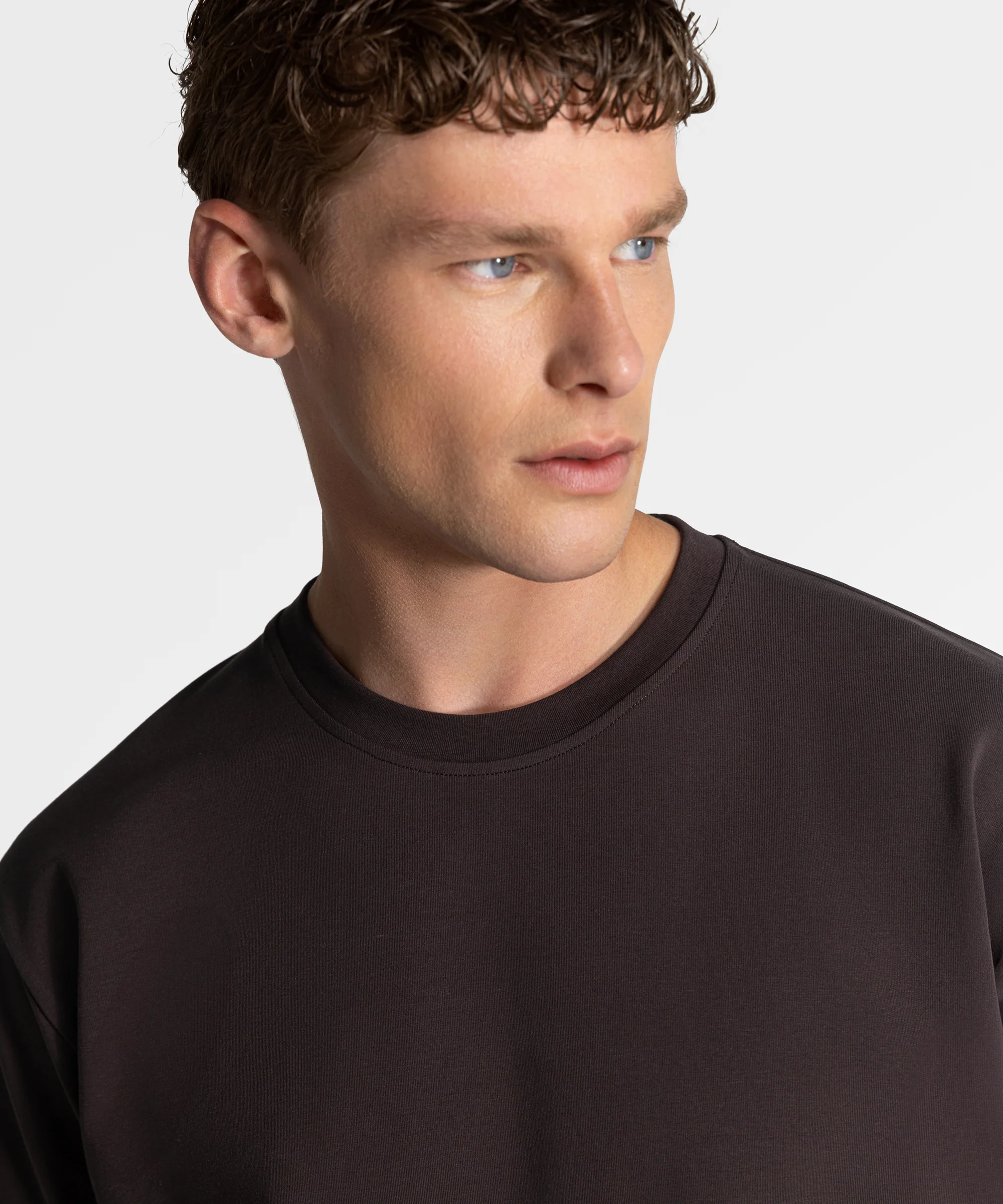 TS 01 Essence Regular Heavyweight Chocolate 2.0 - Image 4